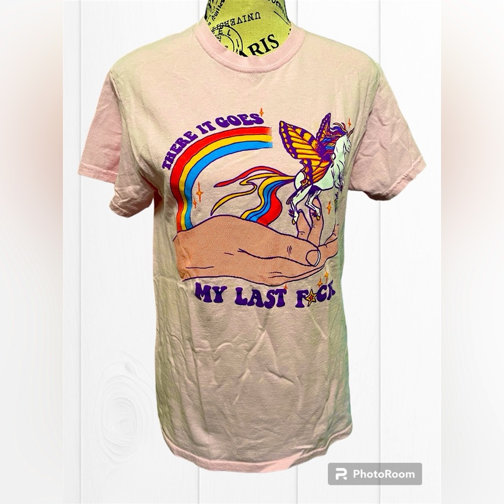 🔥 “There It Goes” graphic tee 🔥